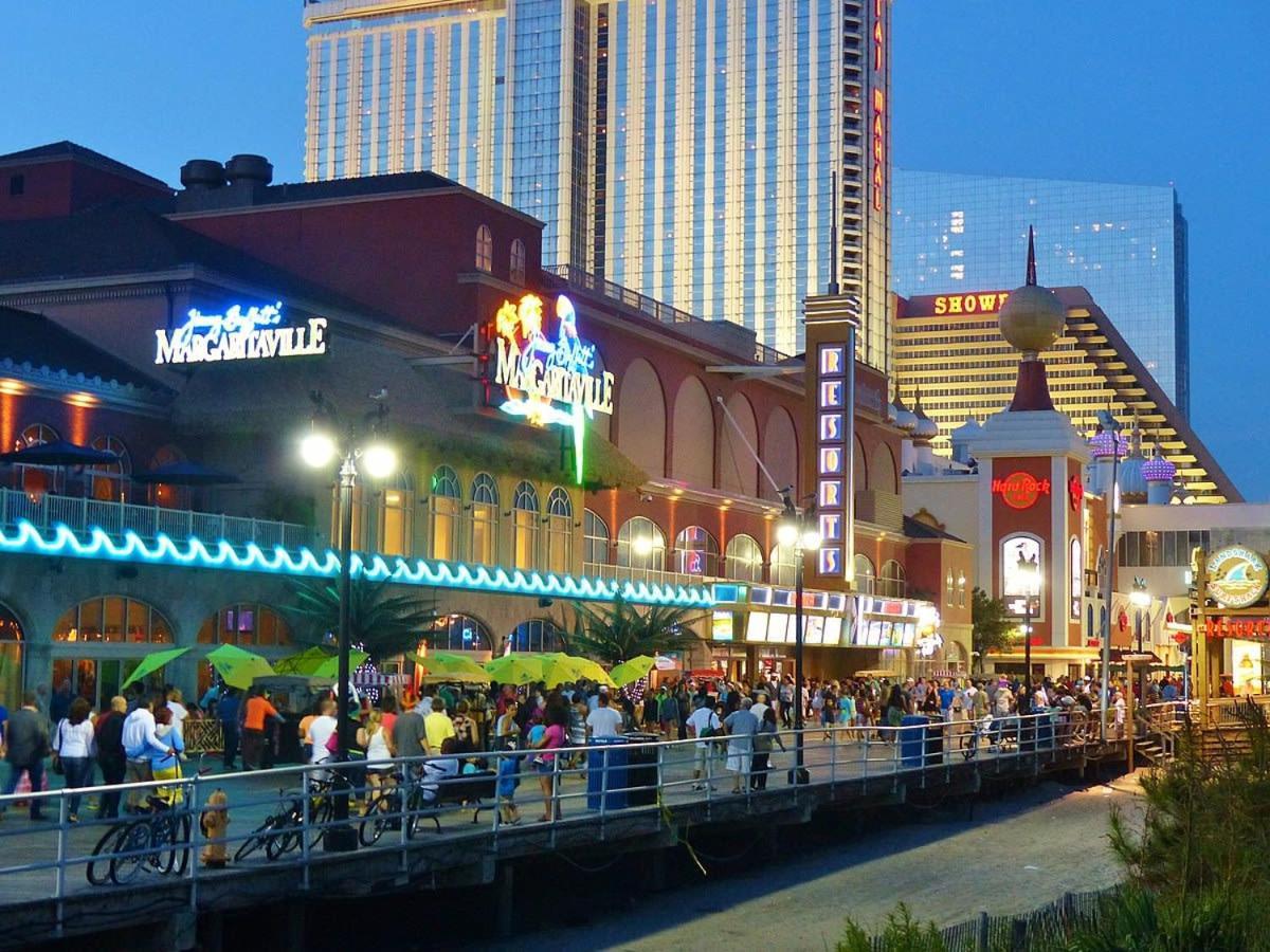 Boardwalk King Bed Retreats By Cozysuites Atlantic City Exterior photo